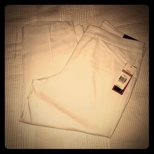 Kim Rogers white capri pants